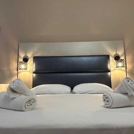 Hotel City 20 Milan Bagian luar foto