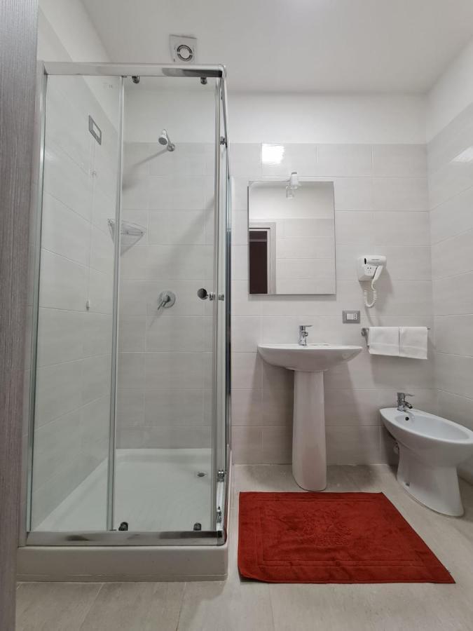 Hotel City 20 Milan Bagian luar foto