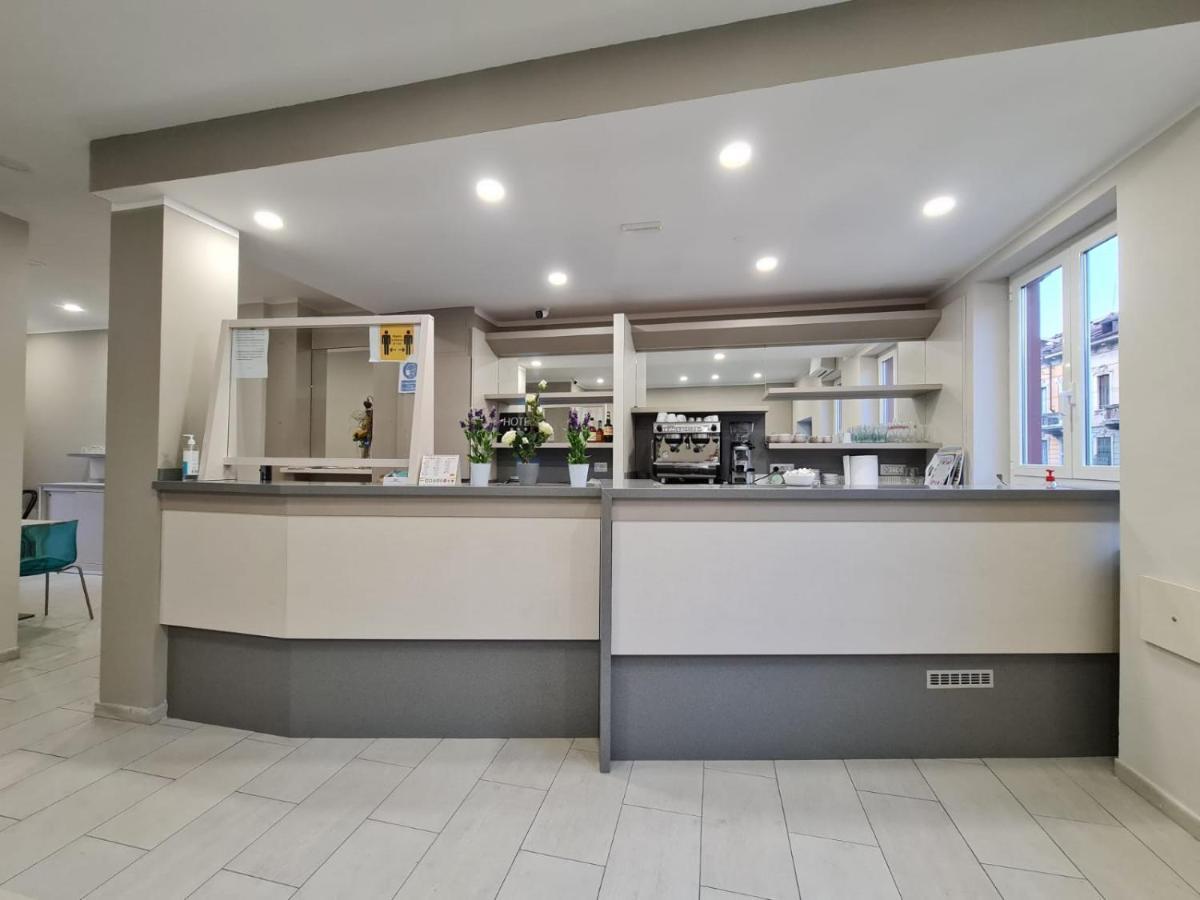 Hotel City 20 Milan Bagian luar foto