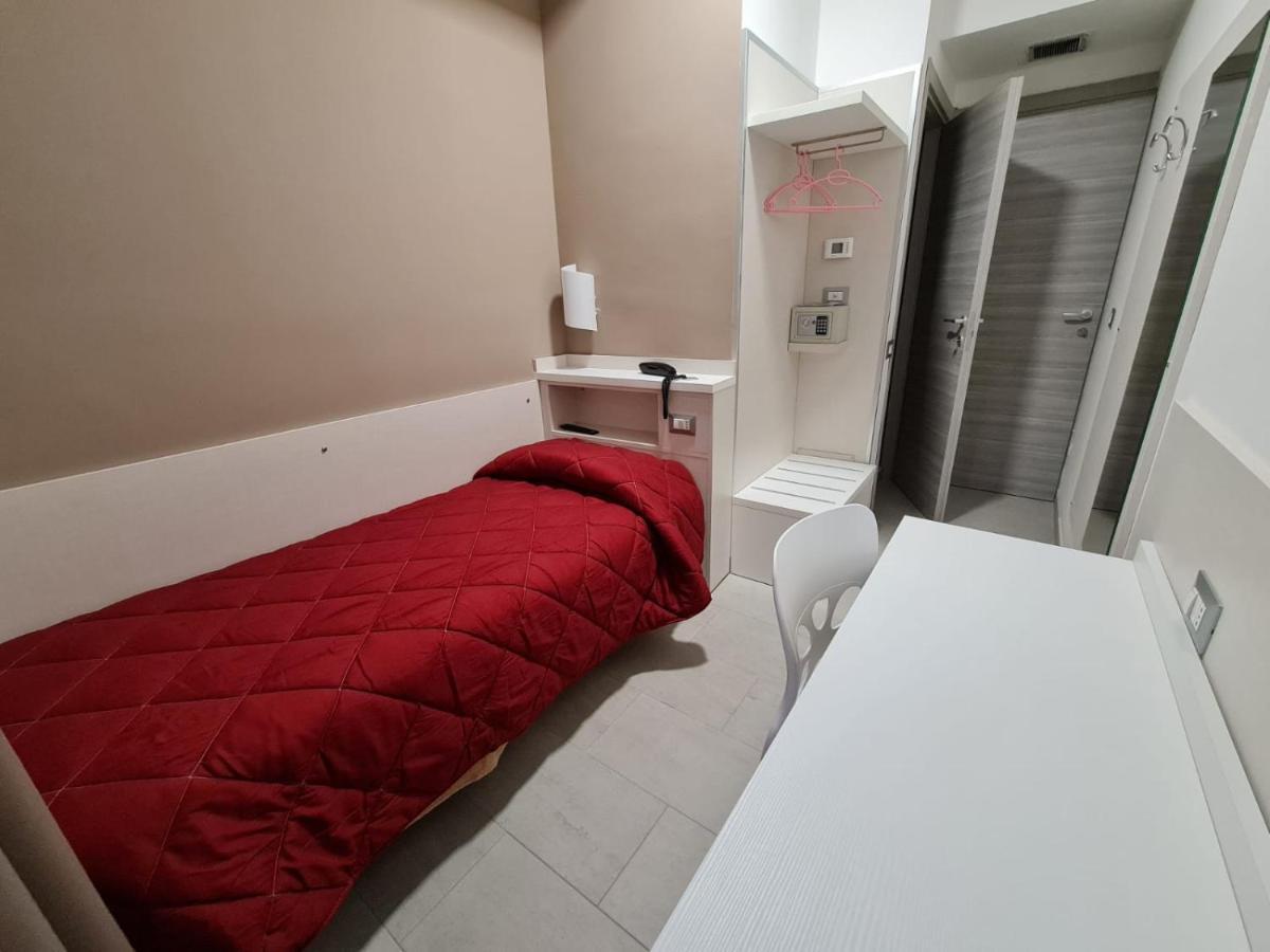 Hotel City 20 Milan Bagian luar foto