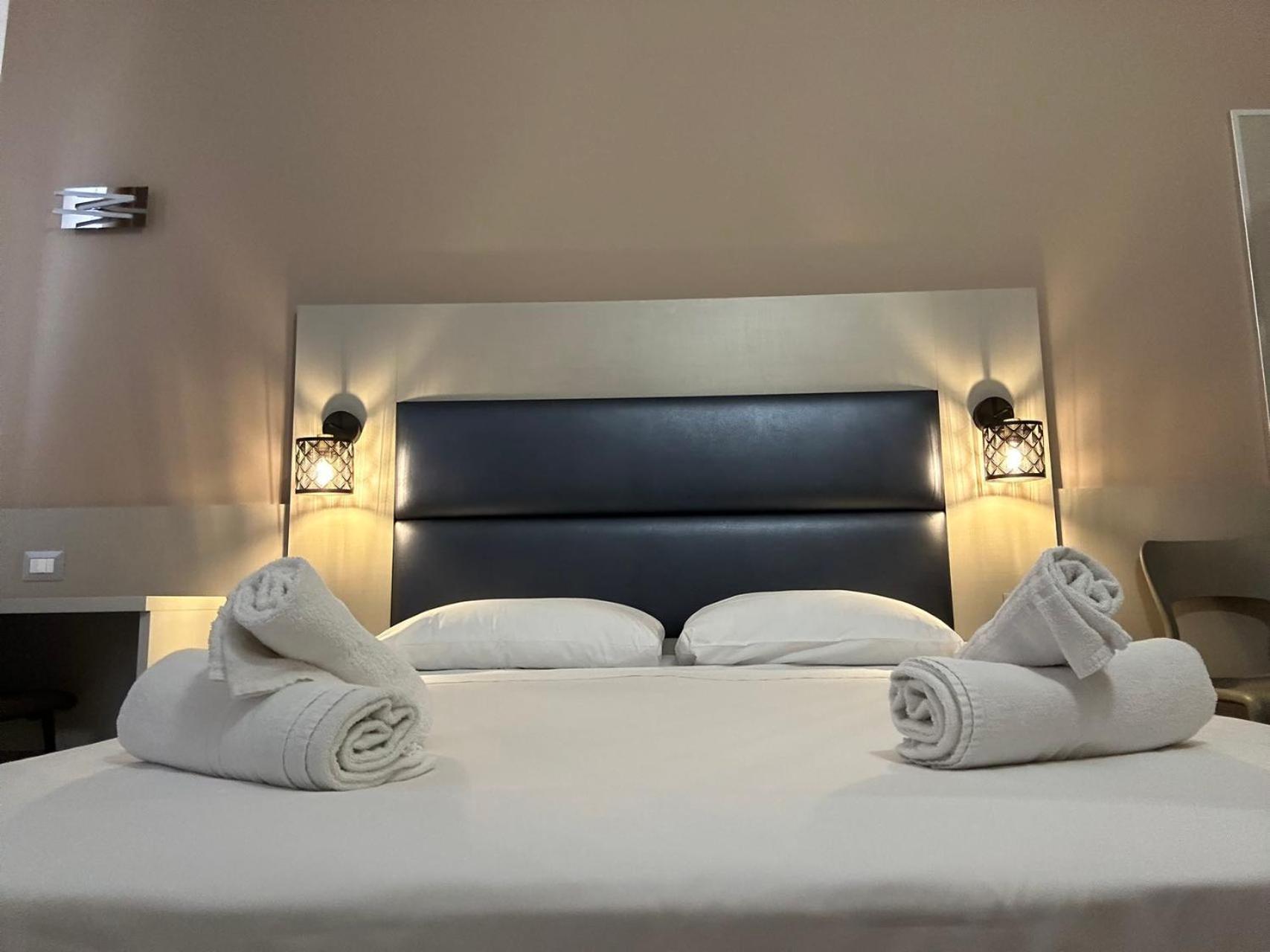 Hotel City 20 Milan Bagian luar foto