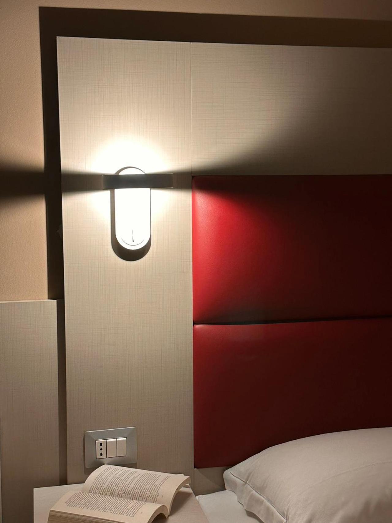 Hotel City 20 Milan Bagian luar foto