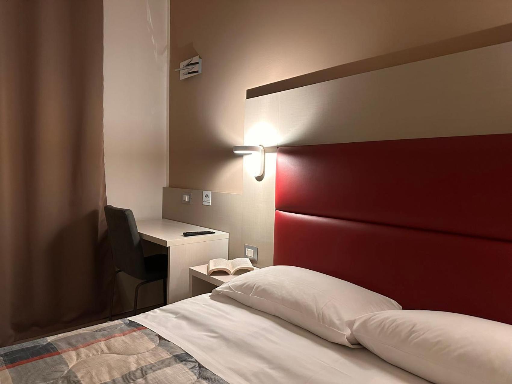 Hotel City 20 Milan Bagian luar foto
